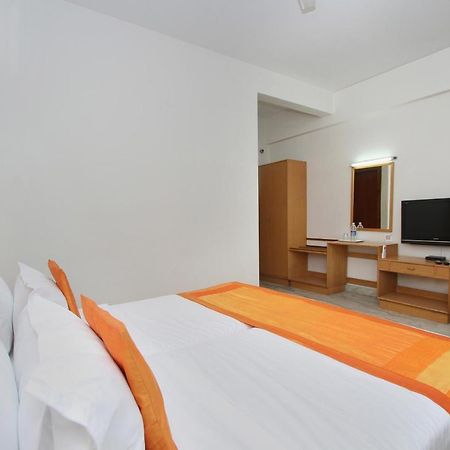 Oyo 5345 Hotel Sai Rennaissance バンガロール エクステリア 写真