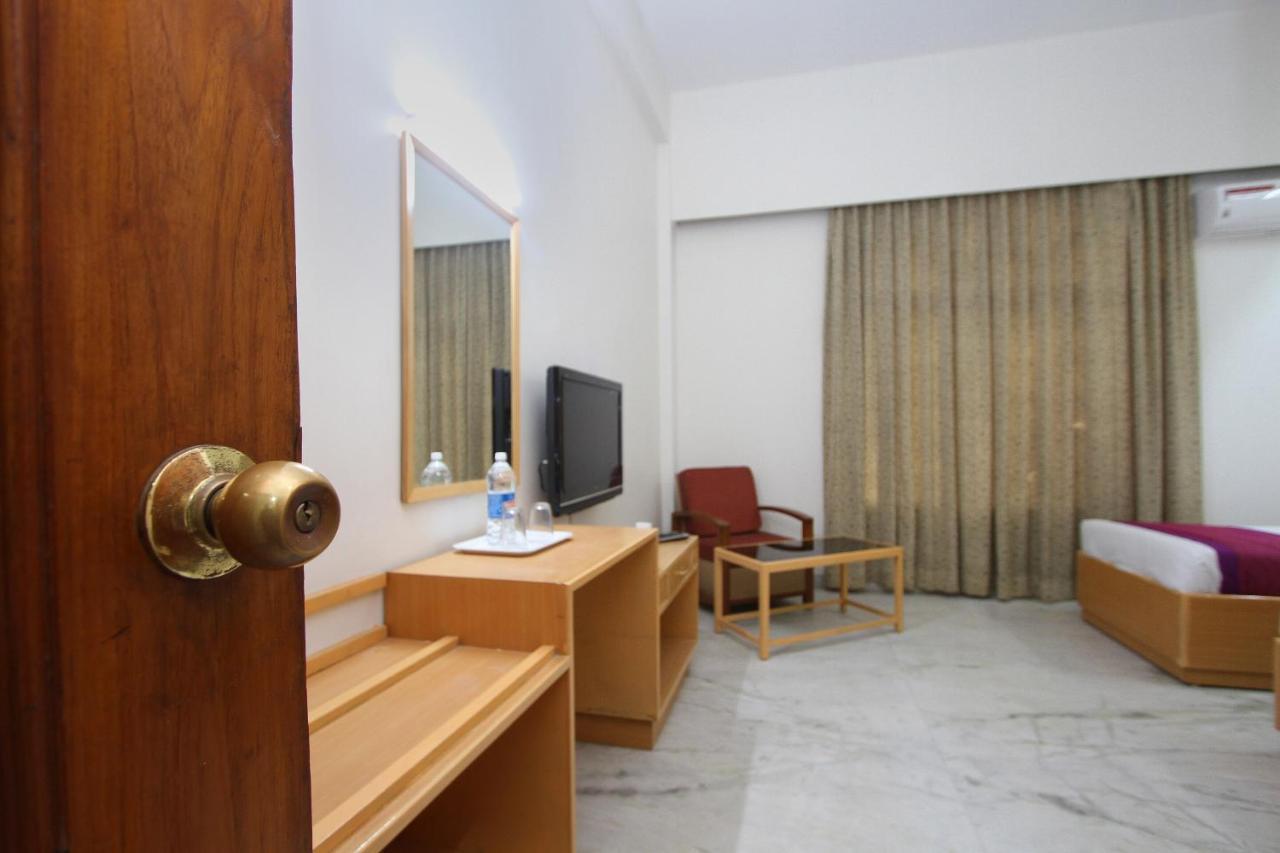 Oyo 5345 Hotel Sai Rennaissance バンガロール エクステリア 写真